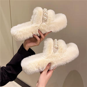 Pantuflas de gamuza suave de alta gama, aptas para uso en interiores y exteriores, pantuflas de invierno para mujer, cómodas y afelpadas, con función antideslizante. - Product Image 3