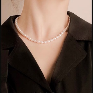 Collier de perles de millet d'eau douce pour femmes, luxueux et à la mode, chaîne de clavicule avec un tempérament simple, élégant et stylé - Product Image 1
