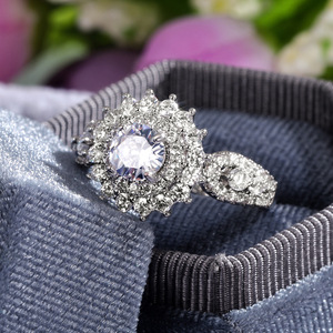 Anello Nuziale di Lusso per Donne, Elegante Gioiello Scintillante da Dito - Product Image 5