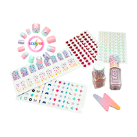 Ensemble de manucure en plastique luxueux avec ongles parfumés, coupe-ongles 5-en-1 et accessoires de nail art dans une boîte colorée - WOW GENERATION