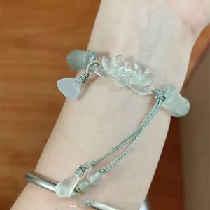 Style chinois dégradé couleur Imitation jade <span class=keywords><strong>bracelet</strong></span> conception Simple <span class=keywords><strong>Lotus</strong></span> manchette <span class=keywords><strong>Bracelet</strong></span> calcédoine <span class=keywords><strong>bracelet</strong></span> pour les femmes - Product Image 5
