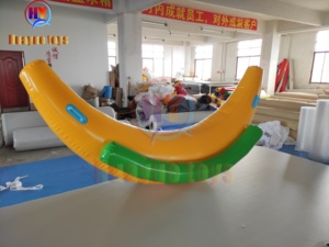 Approvisionnement direct du fabricant piscine de <span class=keywords><strong>parc</strong></span> <span class=keywords><strong>aquatique</strong></span> gonflable jouet flottant balançoire château coquin pour enfants installations d'amusement - Product Image 3