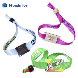 Водонепроницаемый RFID-браслет из ткани F08 1K с индивидуальным NFC QR-кодом для фестивалей и концертов - Product Image 1