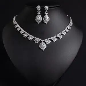 Fashion Hot Selling Zircon Flower Crystal Earrings Necklace Sets Vintage Brass Wedding Bride Jewelry Set For Women