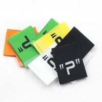 Étiquettes volantes écologiques Étiquettes volantes haut de gamme en papier épais personnalisées de couleur durable pour vêtements