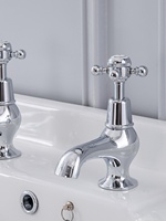 Robinet moderne chromé monté sur le pont pour lavabo de salle de bain en laiton poignée croisée à double trou buse de séparation chaude et froide polie