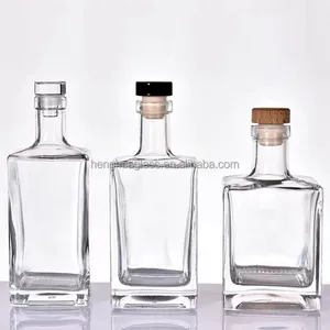 Alta calidad 375ml 500ml 750ml Rectángulo Super Flint Botellas de licor de vidrio Ron cuadrado Whisky Gin Spirit Botella de vidrio con corcho