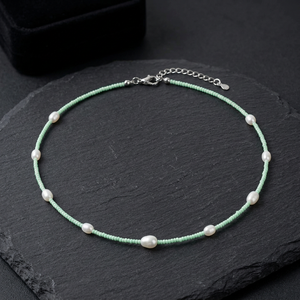 Collier de luxe vert clair en micro-perles, chaîne de clavicule minimaliste avec perles blanches flottantes, accessoires mignons esthétique Y2K pour l'été - Product Image 3