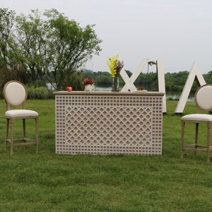 طاولة بار مستطيلة حديثة من الخشب الصلب 100٪ بتصميم جديد، أثاث متين للحفلات والأعراس مع الراتان - Product Image 3