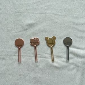 Spremitubo Manuale Personalizzato in Metallo Anticato per Crema e Dentifricio, Strumento Rotante per Spremere Tubetti, Design Popolare e alla Moda - Product Image 4