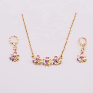 Conjunto de Collar con Colgante de Jesús y Pendientes, Chapado en Oro de 18K, Joyería Religiosa, Diseño de Cabeza de Cristo con Incrustaciones, Acero Inoxidable - Product Image 2