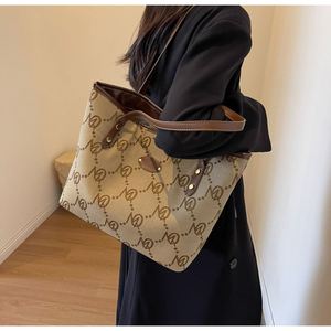 Hot Sale Letter Tote Bags Daily Outdoor Travel Working Totes <b>Large</b> Capacity PU Leather <b>Handbag</b> - Product Image 1