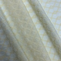 Tissu en crêpe extensible jacquard à petits diamants semi-transparent, tissu texturé et délicat pour chemisiers et lingerie