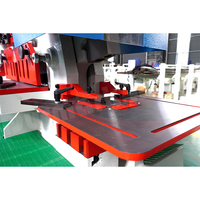 Machine de pliage et d'encochage de poinçonnage combinée hydraulique 160T CNC ferronnier hydraulique pour sidérurgiste