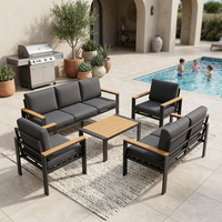 Set Sofa Aluminium Mewah 7 Kursi untuk Luar Ruangan, Tahan Cuaca, dengan Sandaran Tangan & Meja Kopi Berpenampilan Kayu