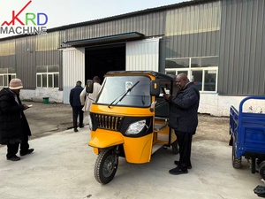 Low Fuel Consumption 200cc 6 Passenger <strong>3</strong> <strong>Wheeler</strong> <strong>Tricycle</strong> Gasoline Tuk Tuk for for Freight and Passenger Transport - Product Image 6