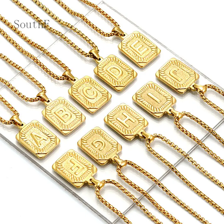 Hot Sale 18k Gold Plated Medallion 26 Letter Pendant 316 Stainless Steel Initial Letter Necklace for Men