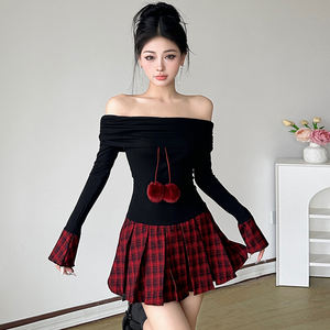 Robe mini plissée à carreaux pour femme, lavable, à épaules dénudées, avec volants et pompons, idéale pour l'automne, l'hiver et Noël - Product Image 1