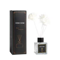 Oem Odm 50ml Huile de parfum de maison pour air frais Aroma Fleurs séchées Ensembles de diffuseurs de roseaux avec bâtonnets