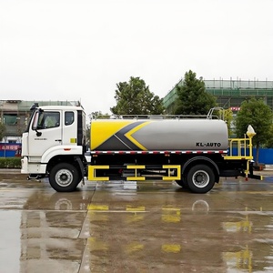 Export Ready Sinotruk Howo 14CBM 4x2 Diesel Water Distribution Truck with Engine Pump for Landscaping <b>Irrigation</b> Urban Cleaning - Product Image 4
