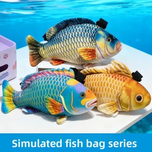 Sac à bandoulière personnalisé 3D Miss Fish, sac à dos amusant en forme de poupée de célébrité d'Internet, sac à dos en peluche carpe Koi - Product Image 6