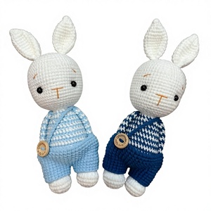 Bambola in Filato Lavorata a Mano, Giocattolo in Maglia, Coppia di Coniglietti 'Goodnight Rabbit' all'Uncinetto - Product Image 1