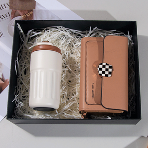 Novità moda Patch Bag + Thermos cup + Fan Cadeau scatola regalo 2025 Saint Valentin per Set regalo felice san valentino - Product Image 4