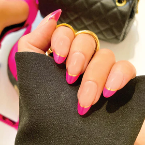 <span class=keywords><strong>Uñas</strong></span> Postizas de Estilo Salón, Color <span class=keywords><strong>Rosa</strong></span> Intenso, Punta Francesa, Borde <span class=keywords><strong>Dorado</strong></span>, Base Nude Brillante, Almendradas Medianas, Reutilizables, Marca Privada - Product Image 3