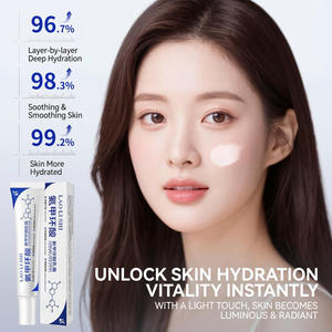 Crema Idratante Illuminante con Glicerina e Acido Tranexamico per Correzione Tonalità Giallastra e Opaca, Rassodante e Nutriente - Product Image 5