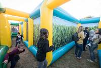 Jeu de labyrinthe de maïs gonflable Smile Inflatables - Certifié CE pour utilisation en extérieur avec souffleur et kits de réparation
