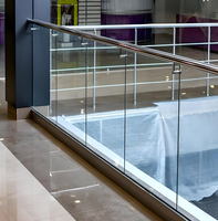 Finition satinée acier inoxydable extérieur garde-corps en verre Design rond moderne balcon escalier mains courantes mur pont sécurité hôtels maisons