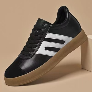 Chaussures de sport décontractées pour hommes, rehaussantes de 6 cm, en cuir de vachette, respirantes, confortables pour la marche - Product Image 1