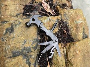 مطرقة أظافر متعددة الوظائف رائجة محمولة للصيد والبقاء على قيد الحياة والتخييم مفك براغي كماشة منشار سكين مطرقة أظافر متعددة الأدوات - Product Image 6