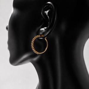 Prix de gros usine Boucles d'oreilles créoles tendance en acier inoxydable, hypoallergéniques, plaquées or 18 carats, étanches, pour femmes - Product Image 2