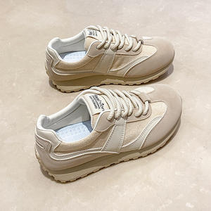 JCF220 nouveaux styles de chaussures de course respirantes à fond épais chaussures décontractées de style marche pour femmes - Product Image 1