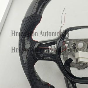 Volant de voiture en cuir perforé avec poignée en fibre de carbone et LED de haute qualité pour Honda Civic 11e génération - Product Image 6