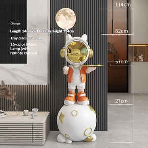 Elegante Figura Decorativa de Astronauta de Resina de Alta Calidad con Lámpara Lunar para Decoración del Hogar, Estudio o Sala de Estar - Product Image 6