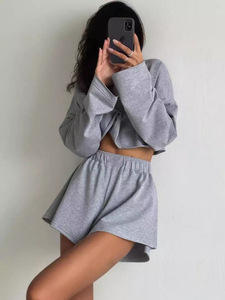 Ensemble de pyjama court en polyester tricoté anti-rides pour femme, manches longues, col rond, coupe ample, toutes saisons, logo brodé - Product Image 3