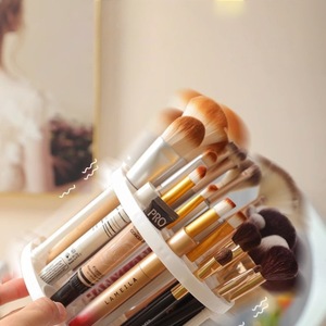 Support cylindrique pour pinceaux de maquillage, organisateur de bureau blanc pour cosmétiques avec plusieurs trous pour pinceaux et rouges à lèvres - Product Image 1