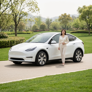 Tesla Model Y SUV électrique blanc 5 places AWD Intérieur en cuir Toit ouvrant panoramique Phares LED Pneus R20 - Product Image 1
