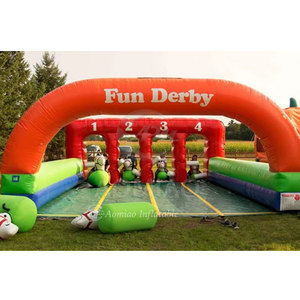 Piste de saut de poney de course Derby gonflable à 4 voies pour enfants ou adultes - Product Image 1