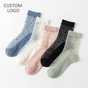 Chaussettes transparentes en soie de <span class=keywords><strong>verre</strong></span> <span class=keywords><strong>à</strong></span> pois et cœurs, personnalisables avec logo, pour femmes, chaussettes <span class=keywords><strong>d</strong></span>'été transparentes, chaussettes en <span class=keywords><strong>cristal</strong></span>, vente en gros - Product Image 2