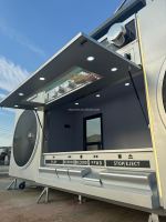 2025 Creative Radio Style Remorque Alimentaire Remorques Entièrement Équipé Mobile Café Fast Food Truck Magasin D'alimentation avec Cuisine Complète