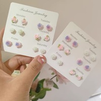 Set Anting Stud Mawar Resin Kecil Warna Campuran Anting Mini Floral untuk Wanita dan Remaja Putri
