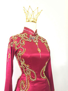 Robe de luxe en soie longue avec strass haut de gamme et manches longues pour femmes, en provenance du Vietnam - Product Image 2