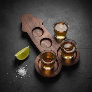 Plateau à shots de <span class=keywords><strong>tequila</strong></span> en bois artisanal, amusant et personnalisé, avec gravure de pénis, idéal pour les enterrements de vie de garçon - Product Image 1