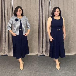 Costume deux pièces formel rayé bleu pour femme grande taille avec veste courte, idéal pour le bureau, l'église et les tenues du dimanche - Product Image 3