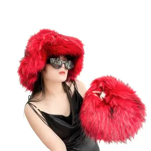 Women's Small Half Moon Bag Luxury Warm Plush Wrist Bags Faux Raccoon Fur Handbag Fluffy Tote Bags Top-Handle Winter Fuzzy Purse