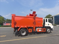 Camion à ordures lourd FAW à chargement latéral, camion de collecte des déchets hydraulique pour le transport des déchets sanitaires urbains