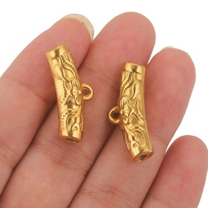 ตัวเชื่อมต่อเม็ดบีดแบบโค้ง |   จี้สแตนเลสชุบทอง 18K PVD สำหรับทำสร้อยคอ สร้อยข้อมือ DIY อุปกรณ์ทำเครื่องประดับ Aceworks - Product Image 1